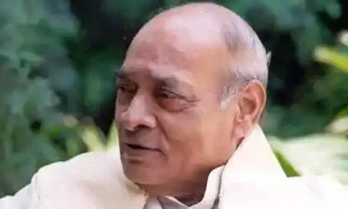 House bats for Bharat Ratna for PV Narasimha Rao