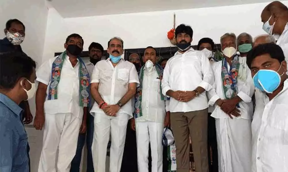 A major setback to TDP as its former ZPTC Rama Rao joins YSRCP in Prakasam district