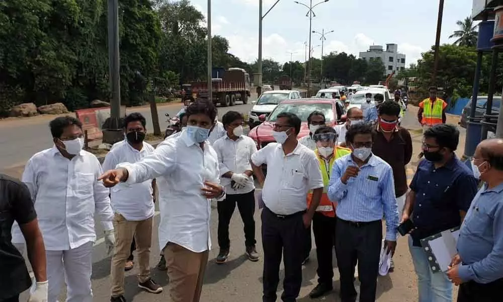 MP Margani Bharat Ram briefing NHAI experts’ team about the need of Morampudi flyover at Morampudi junction in Rajamahendravaram on Tuesday