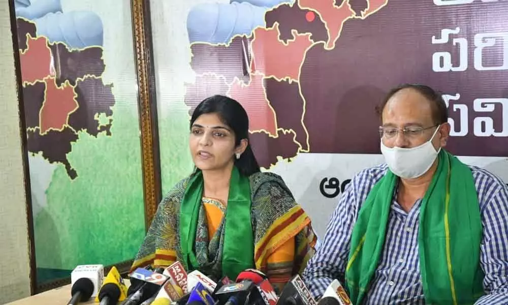 Mahila JAC leader Dr Saialaja and Amaravati JAC leader Mallikarjuna Rao addressing the media in Vijayawada on Tuesday