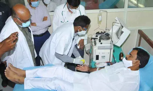 AP Dy CM Amzath Basha donates Plasma, urges coronavirus recovered to do the same