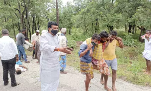 Ten injured after a mini lorry overturns in Kadapa district