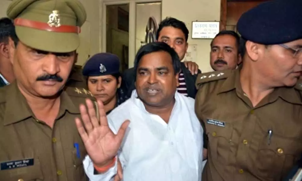 Samajwadi Partys ex-Minister Prajapati booked for criminal intimidation
