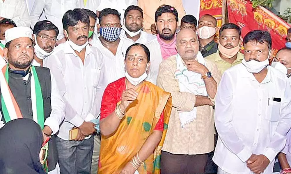 Former minister Konda Surekha speaking to her followers in Warangal on Friday