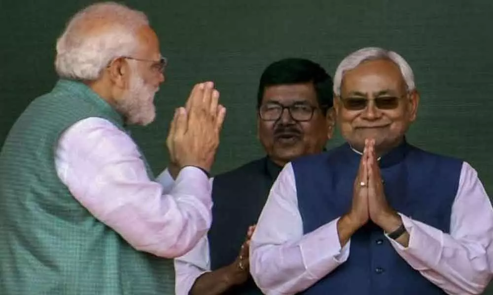 PM Modi praises Nitish, takes dig at Lalu
