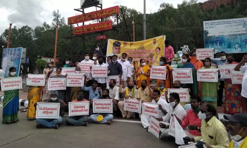 TDP protests against attacks on temples