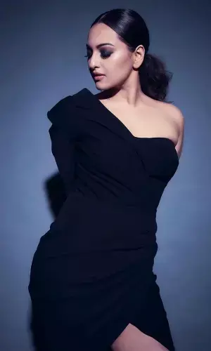 Bollywood Beauties In All Black Avatars