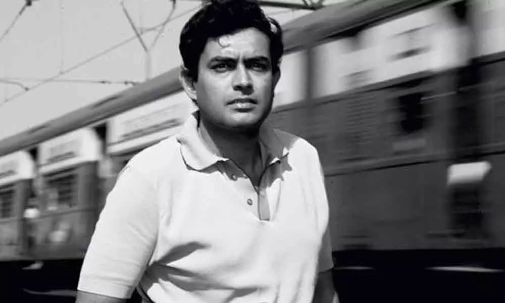 Flashback: Sanjeev Kumar Travelled By Bus Despite Being A Star