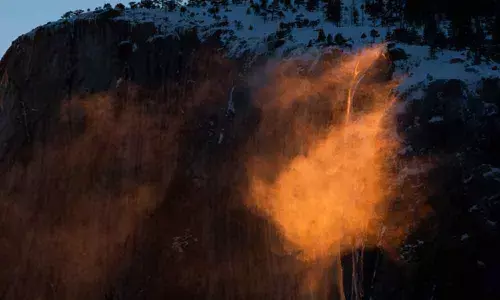 Yosemite closes due to wildfire smoke, hazardous air quality