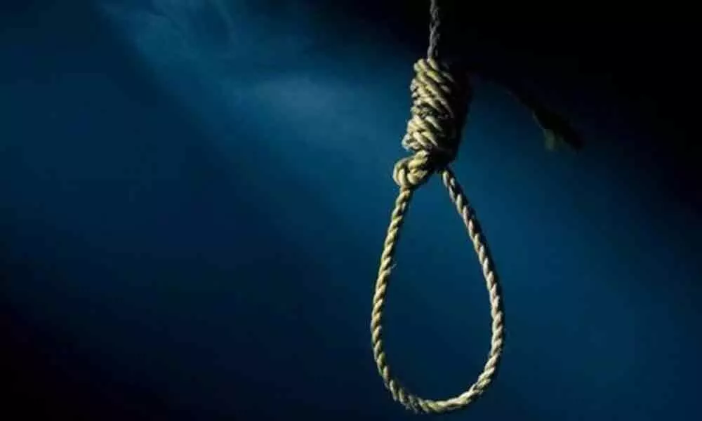 Hyderabad: Woman hangs self after chided for eating chalk