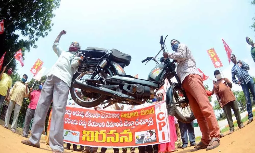CPI activists staging a protest in Visakhapatnam on Friday