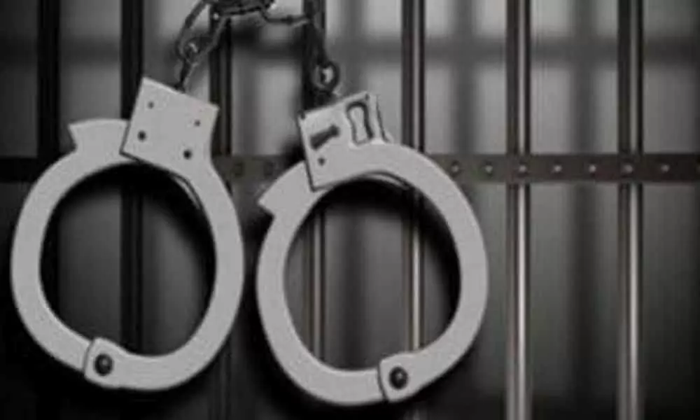 Noida man arrested for committing burglaries