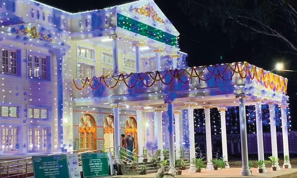 The 105-year-old marvellous library built in the Indian and gothic style of architecture