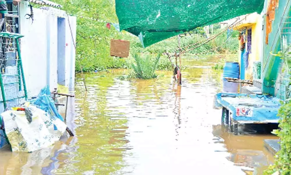 Water enters houses in low-lying areas in Proddaturu town