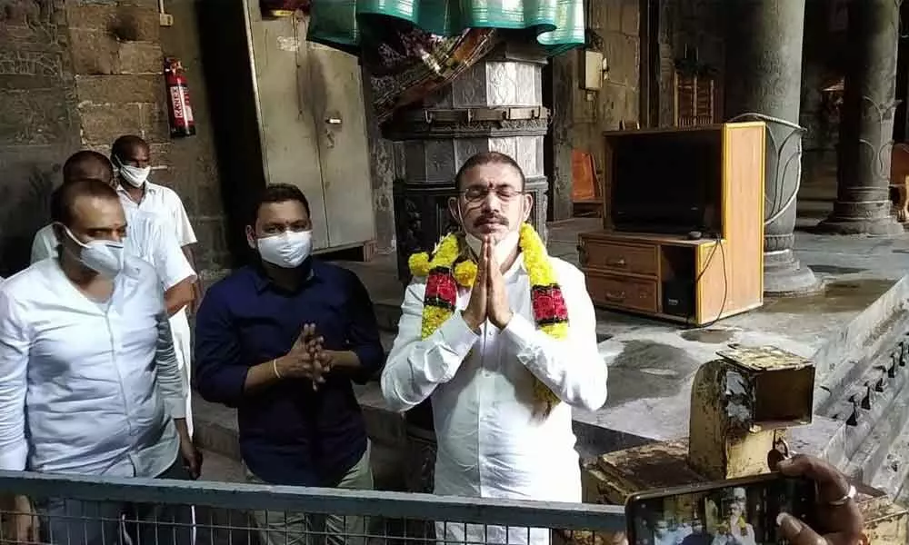 BC Welfare Minister Ch Srinivasa Venugopalakrishna offers prayers at Simhachalam temple in Visakhapatnam on Saturday