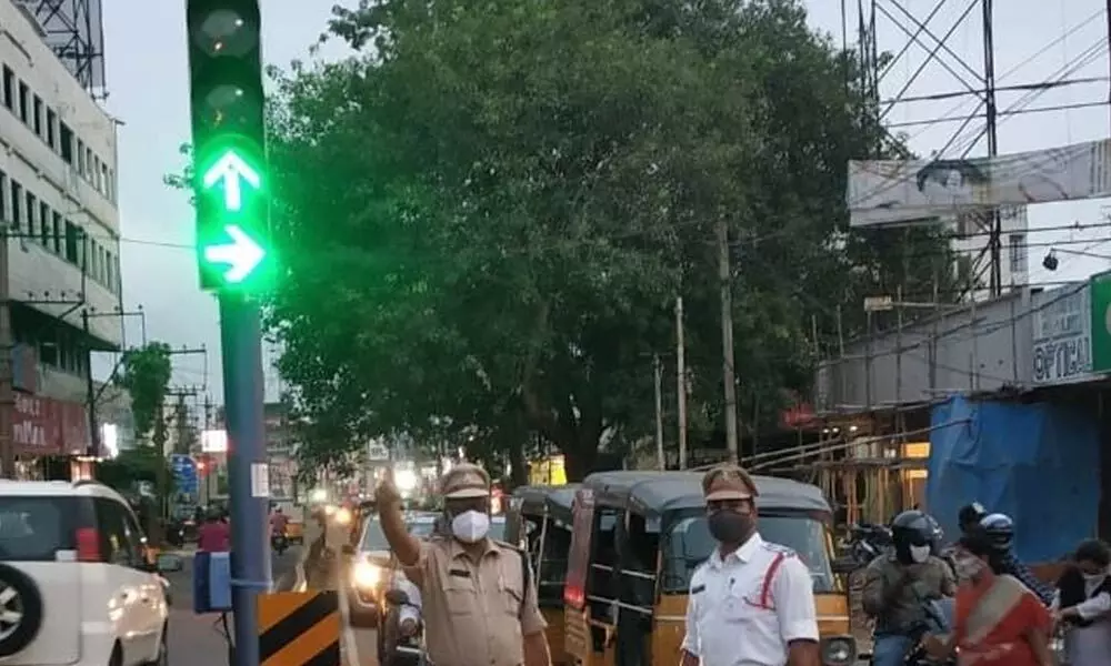 150 traffic,100 pelican signals to dot busy junctions in Hyderabad