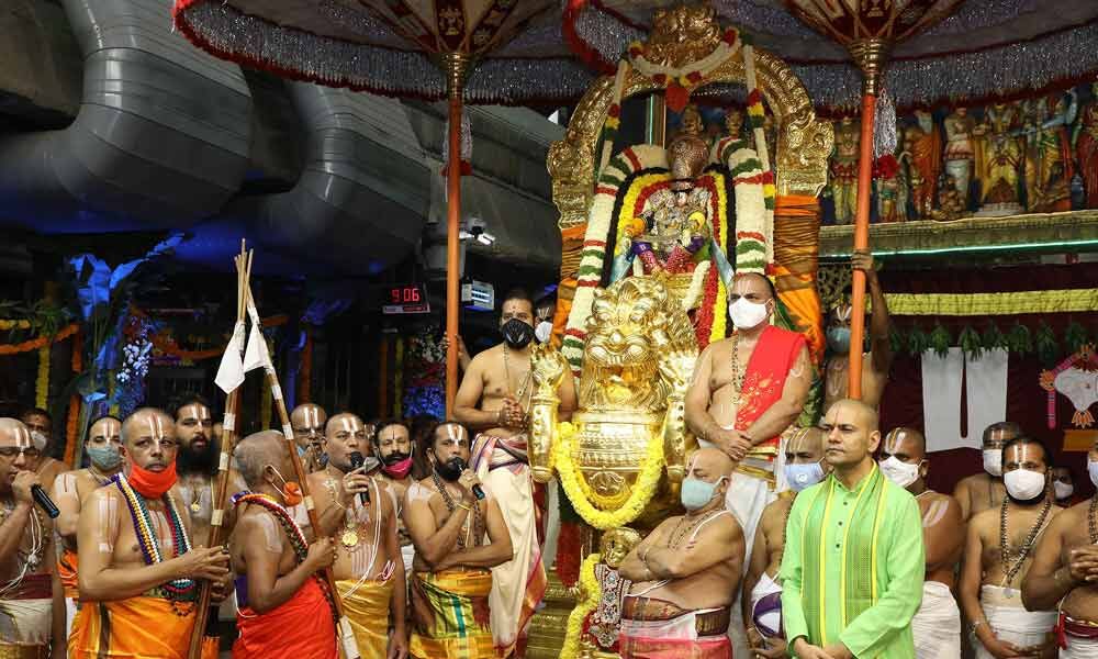 Tirumala: Yoga Narasimha graces Simha vahanam