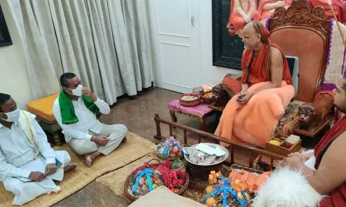 Ministers meet Visakha Sri Sharda Peetham seer Sri Swaroopanandendra Saraswathi on Monday