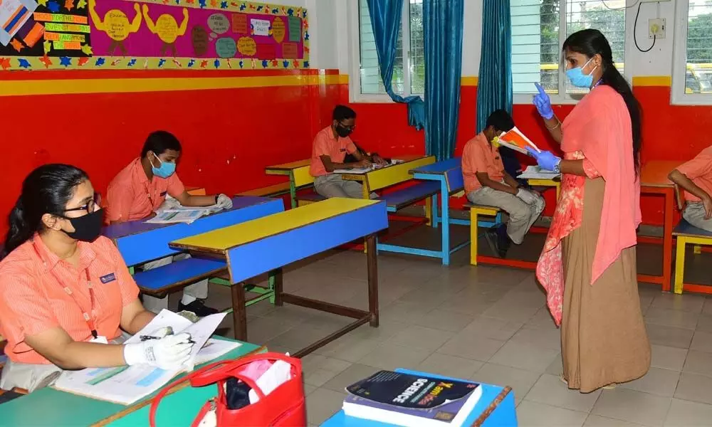 CBSE students attend classes following the Unlock 4.0 guidelines by Central government, at St Peters School at ln Bowenpally. 	Photo: Adula Krishna
