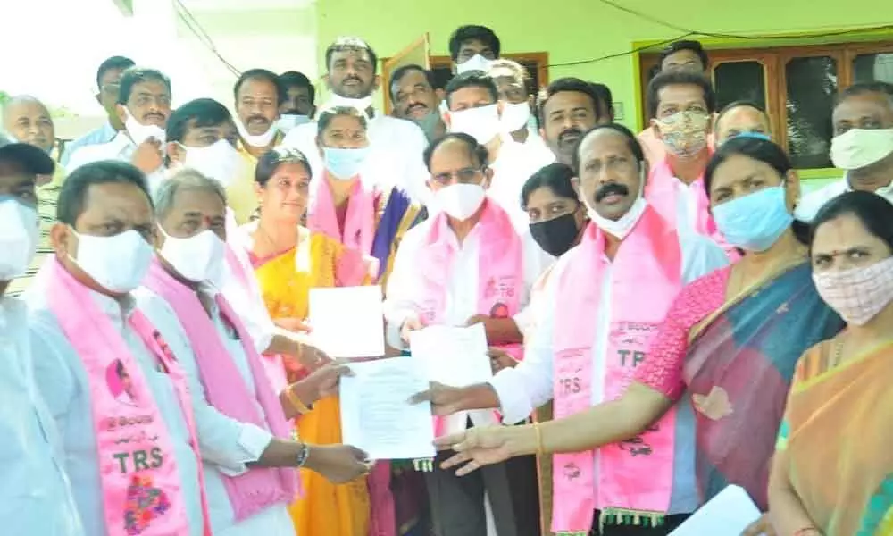 SUDA Chairman Bachu Vijay Kumar and other leaders participating in voters’ enrolment programme