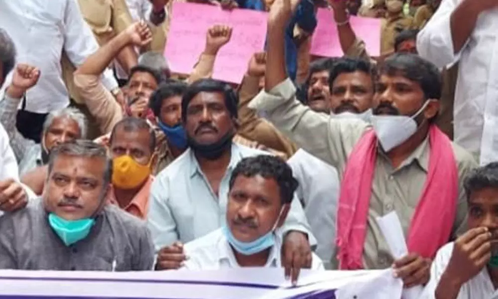 Hyderabad Auto unions condemn financiers harassment