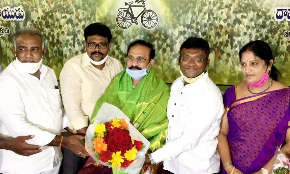 TDP Ongole parliamentary constituency president Nukasani Balaji being felicitated by local leaders in Ongole on Sunday