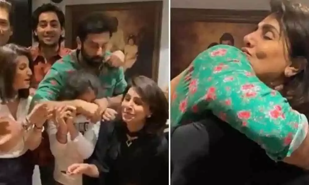 Ranbir Kapoor Gets A Warm Hug From His Sister Riddhima And Mother Neetu Kapoor