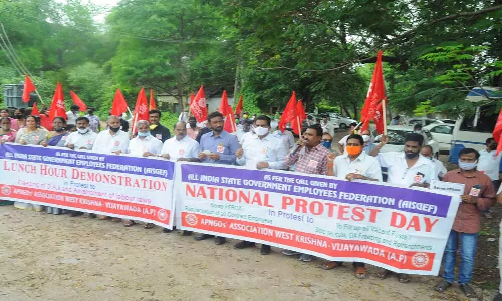 AP NGOs staging lunch-hour demonstration in Vijayawada on Tuesday