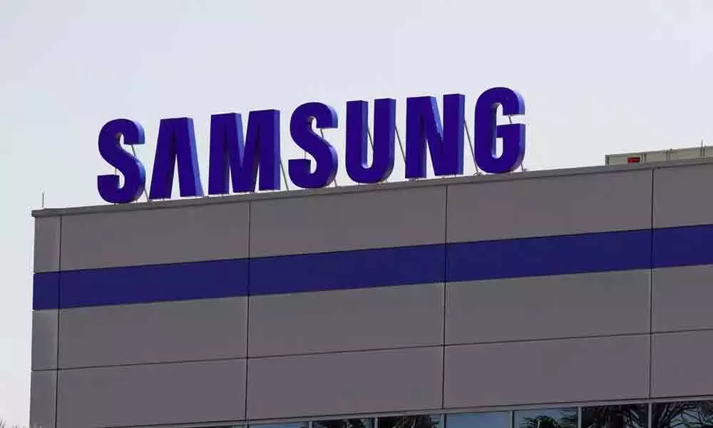 Samsung tops global smartphone market in August: Report