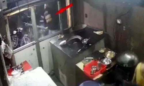 Fast food centre vandalized