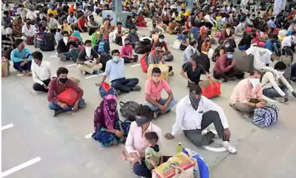 Telangana to make registration of migrant workers compulsory