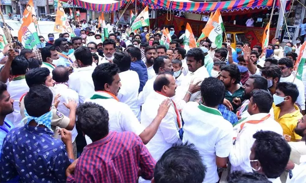 Congress workers having heated argument during a meeting in Jangaon on Friday