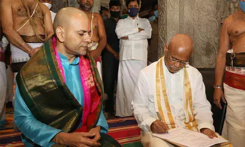 A V Dharma Reddy taking charge as TTD Executive Officer Full Additional Charge at Ranganayakula Mandapam