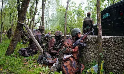 Indian, Pakistan Army trade heavy fire on LoC in J&Ks Kupwara
