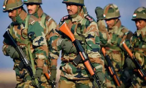 Defence employees defend strike notice, blast veterans