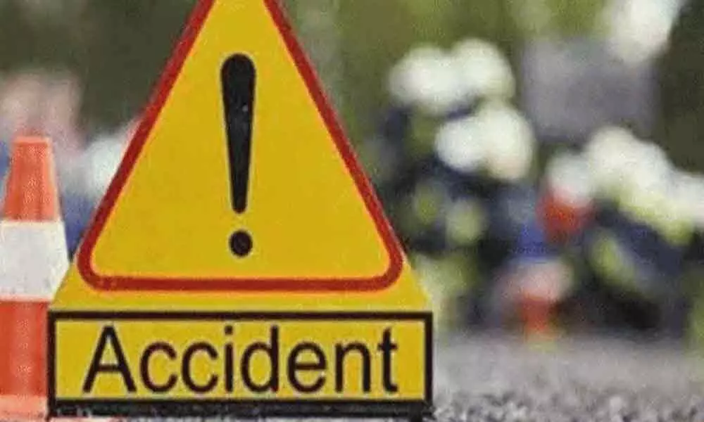 2 die as truck rams into factory in Delhi