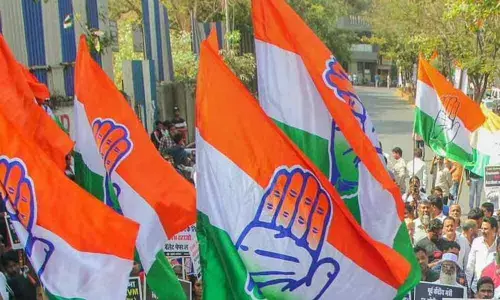 Congress leaders held for laying siege ministers camp office, granted bail