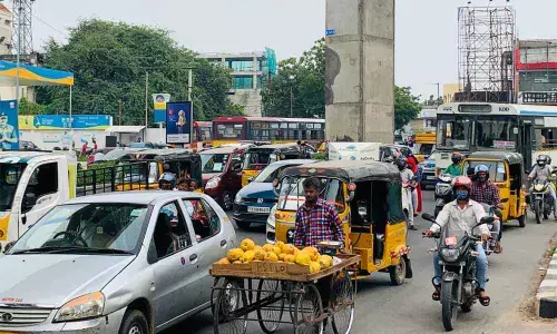 Commuters give vent to traffic woes on twitter