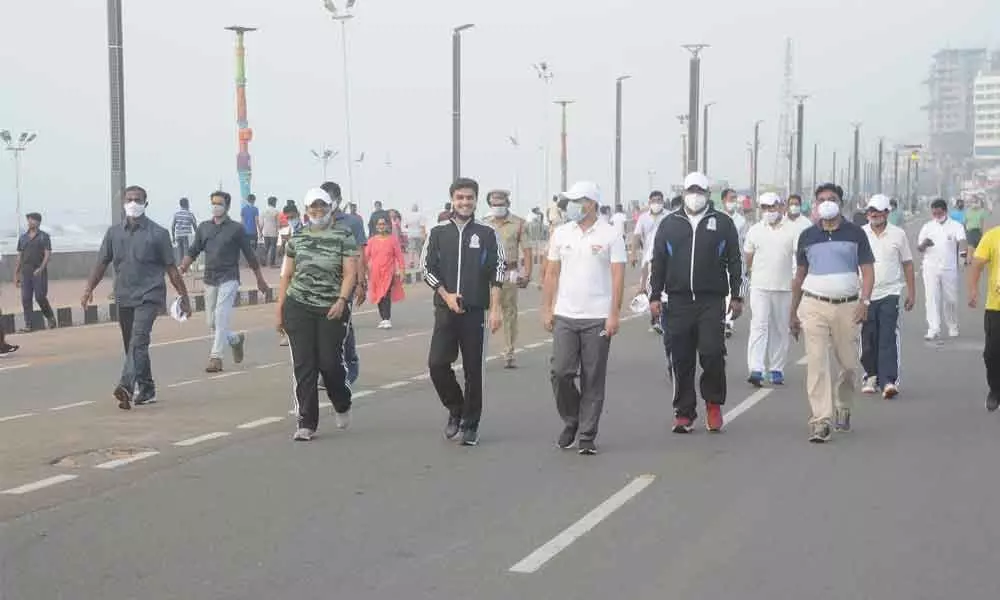 250 police personnel in port city take part in Grace Cancer Run-2020