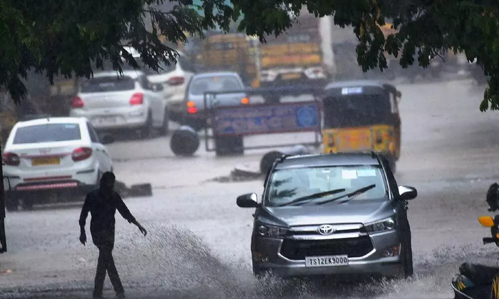 Heavy rain continues to lash city