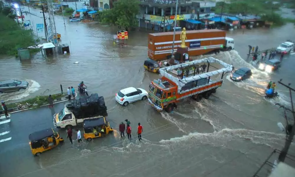 Downpours disrupt life in Nalgonda