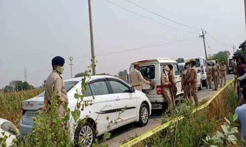 Hathras: CBI reaches Boolgarhi, to speak to victims family & eyewitnesses Hathras: CBI reaches Boolgarhi, to speak to victims family & eyewitnesses