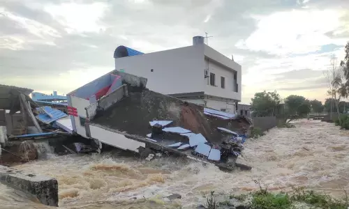 Kakinada: New building collapses due to lashes water, no casualties reported