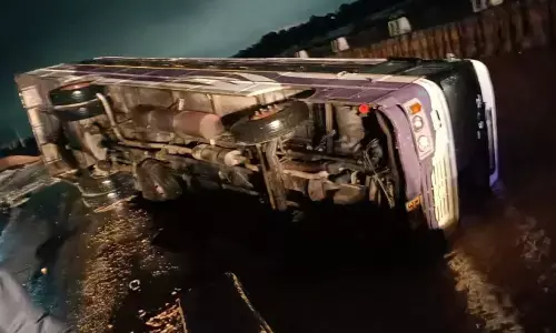 RTC bus overturned in Jangaon; 15 hurt