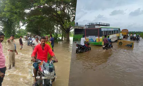 Cops shift flood victims to safer places in Divi Seema