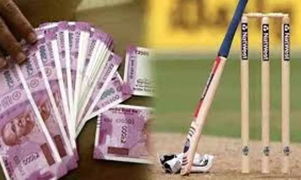 Police bust cricket betting racket