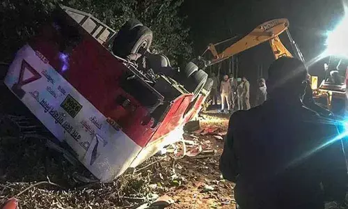 7 killed, over 30 injured in road mishap in UPs Pilibhit