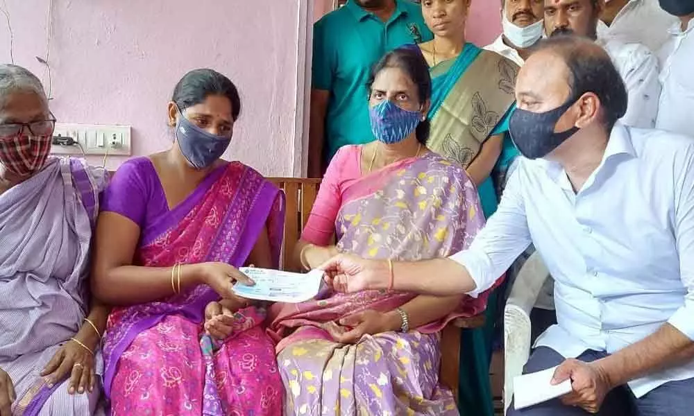 Education Minister Sabitha Indra Reddy distributes ex-gratia cheques