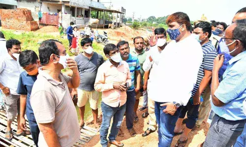 Mayor Bonthu Rammohan takes stock of rain-hit areas