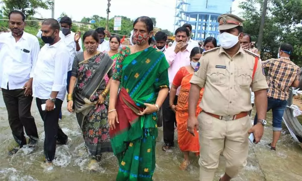 Hyderabad: Minister Sabitha Indra Reddy visits Meerpet lake